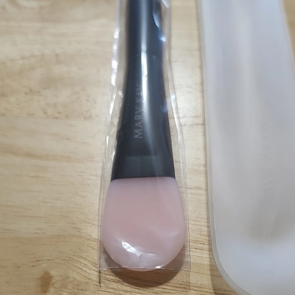 Mary Kay Makeup Brush with Case, mask applicator